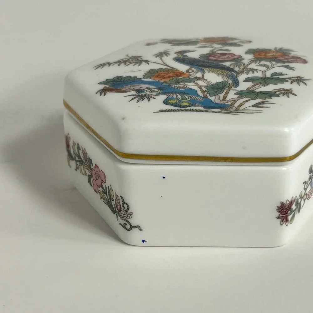 Wedgwood wedgewood bone